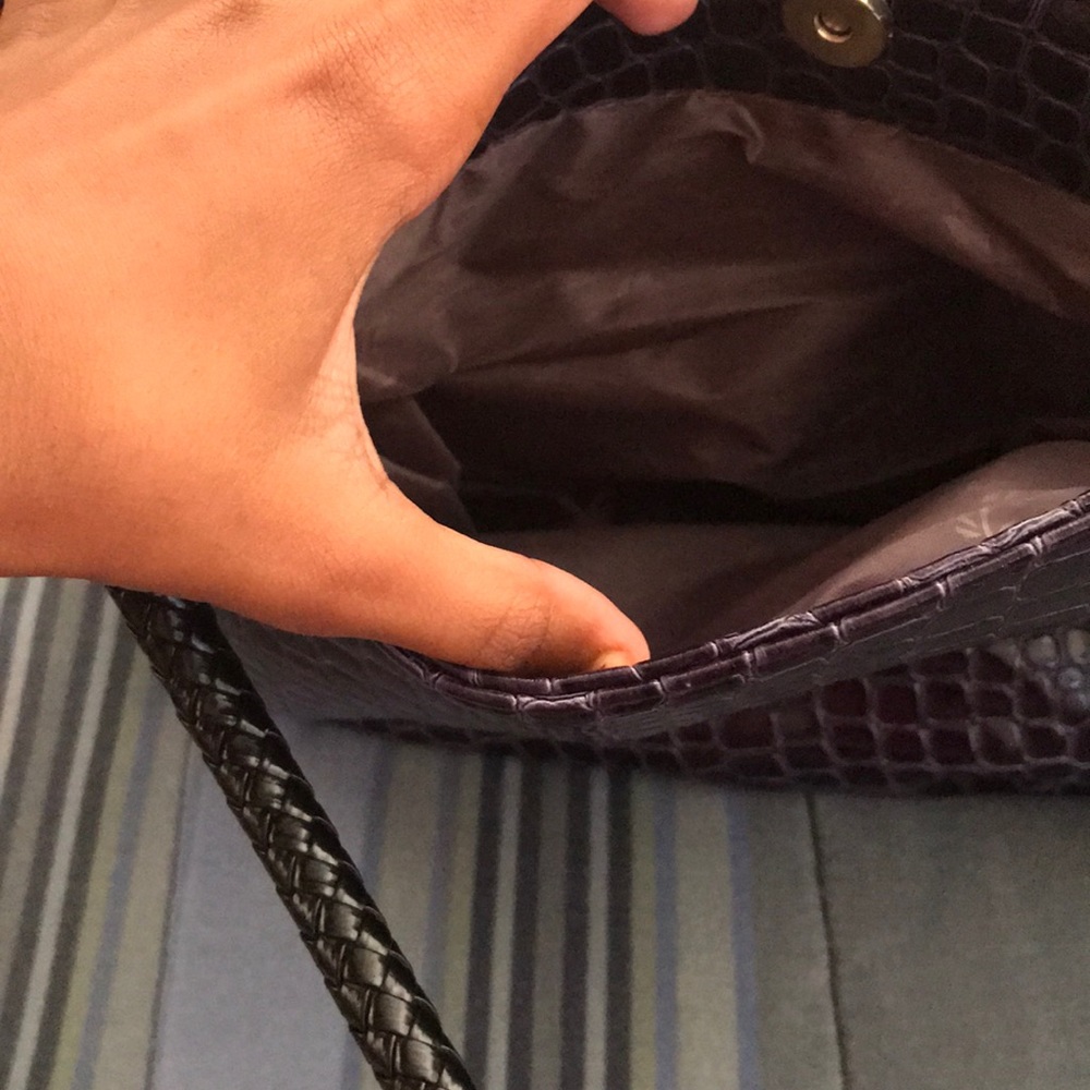 Pattern leather purse - Picture 3 of 6